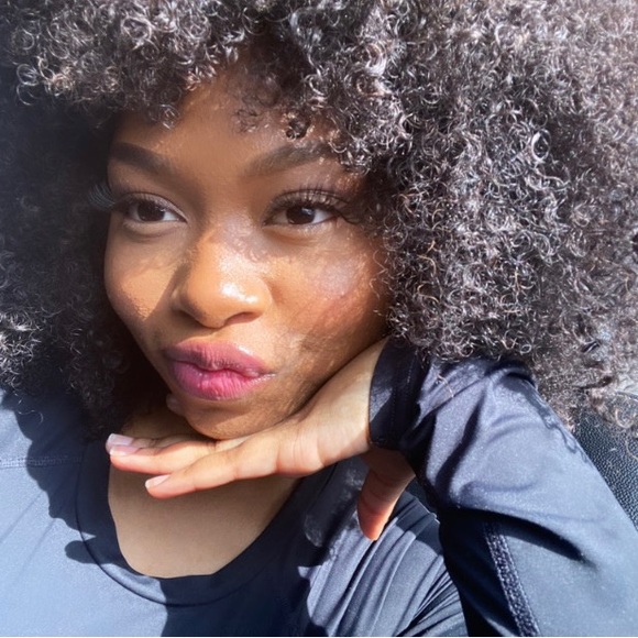 Meet your Posher, Charli - Picture 1 of 1